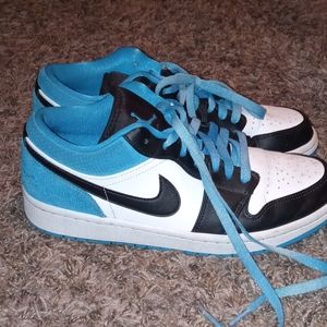 Men's Size 8.5 White/Blue/Black Air Jordan 1 Low